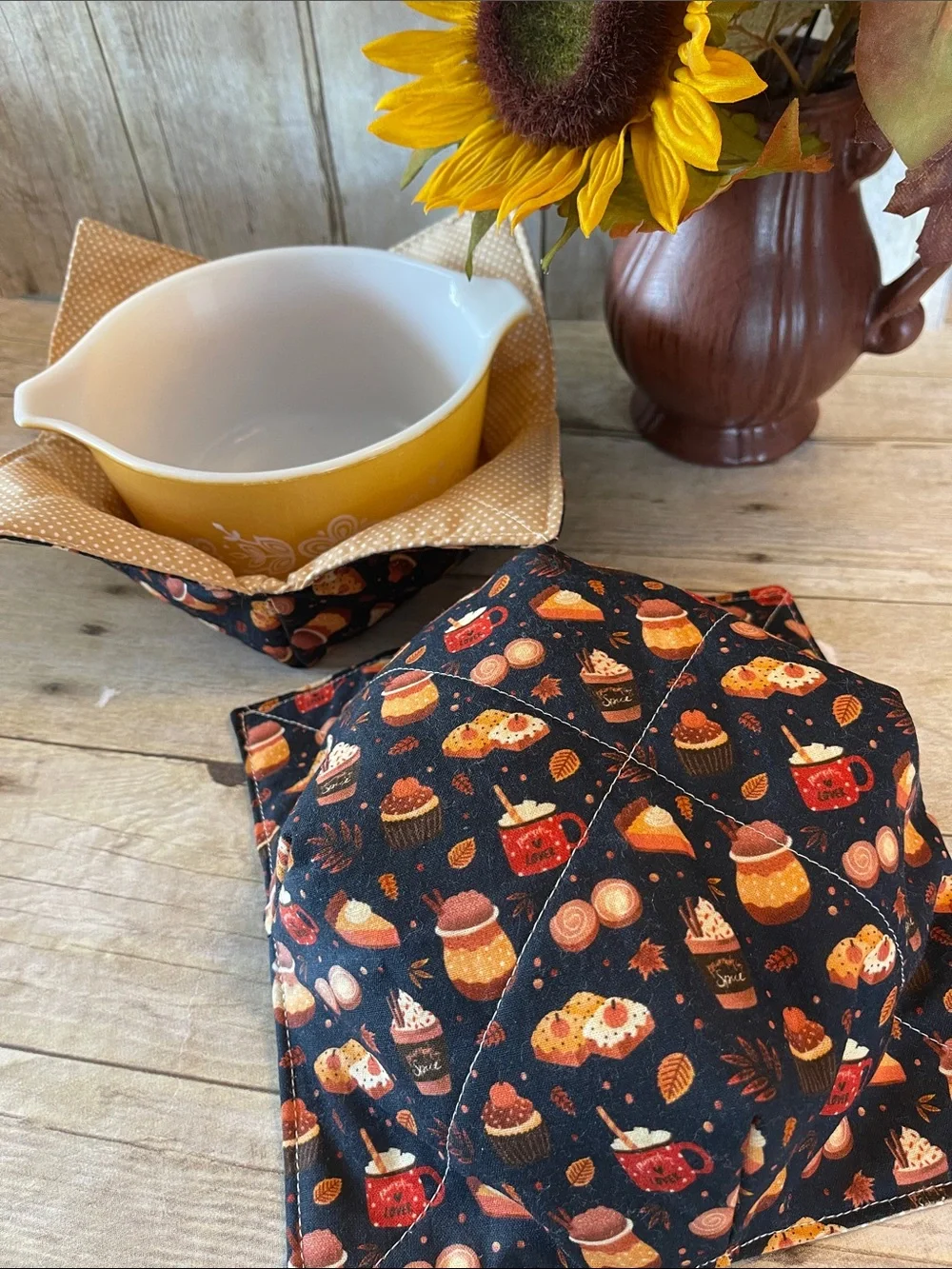 2 Micro/Ice Cream Bowl Cozies Fall Comforts Set of 2